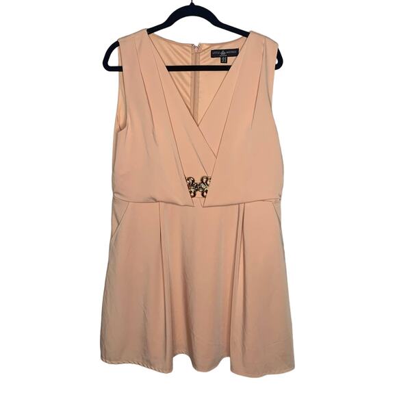 Little Mistress London Peach A-Line dress with Waist accent - Picture 1 of 5
